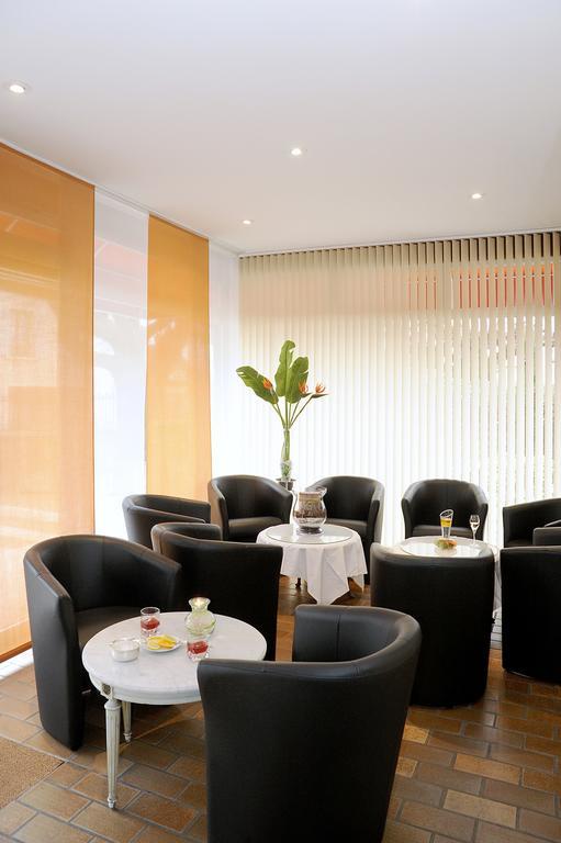 Hotel Restaurant Emile Job Montmerle-sur-Saone Exterior foto