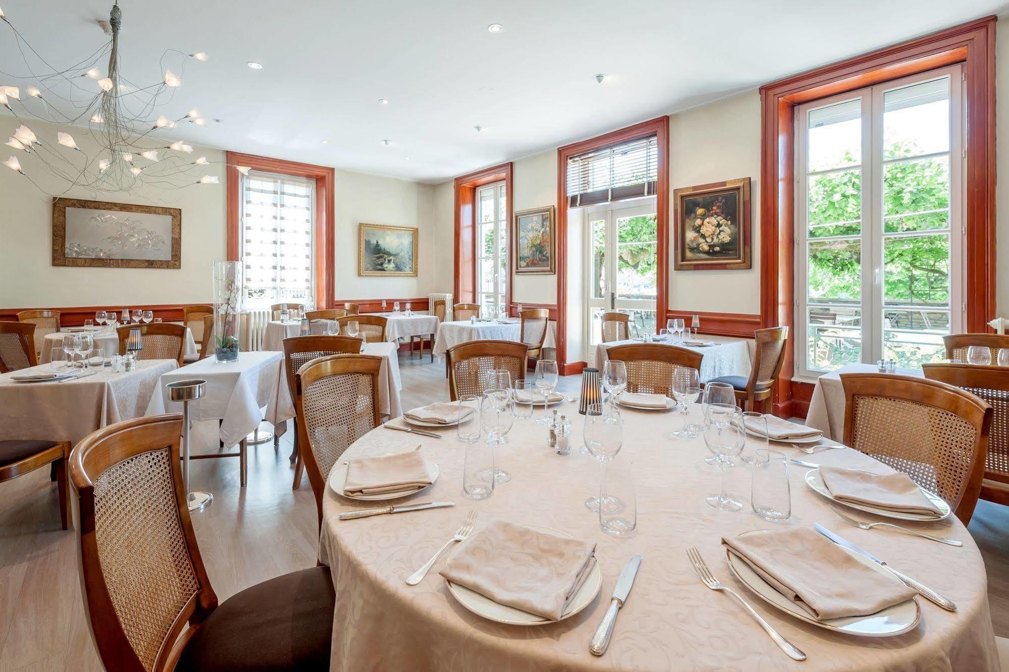 Hotel Restaurant Emile Job Montmerle-sur-Saone Exterior foto
