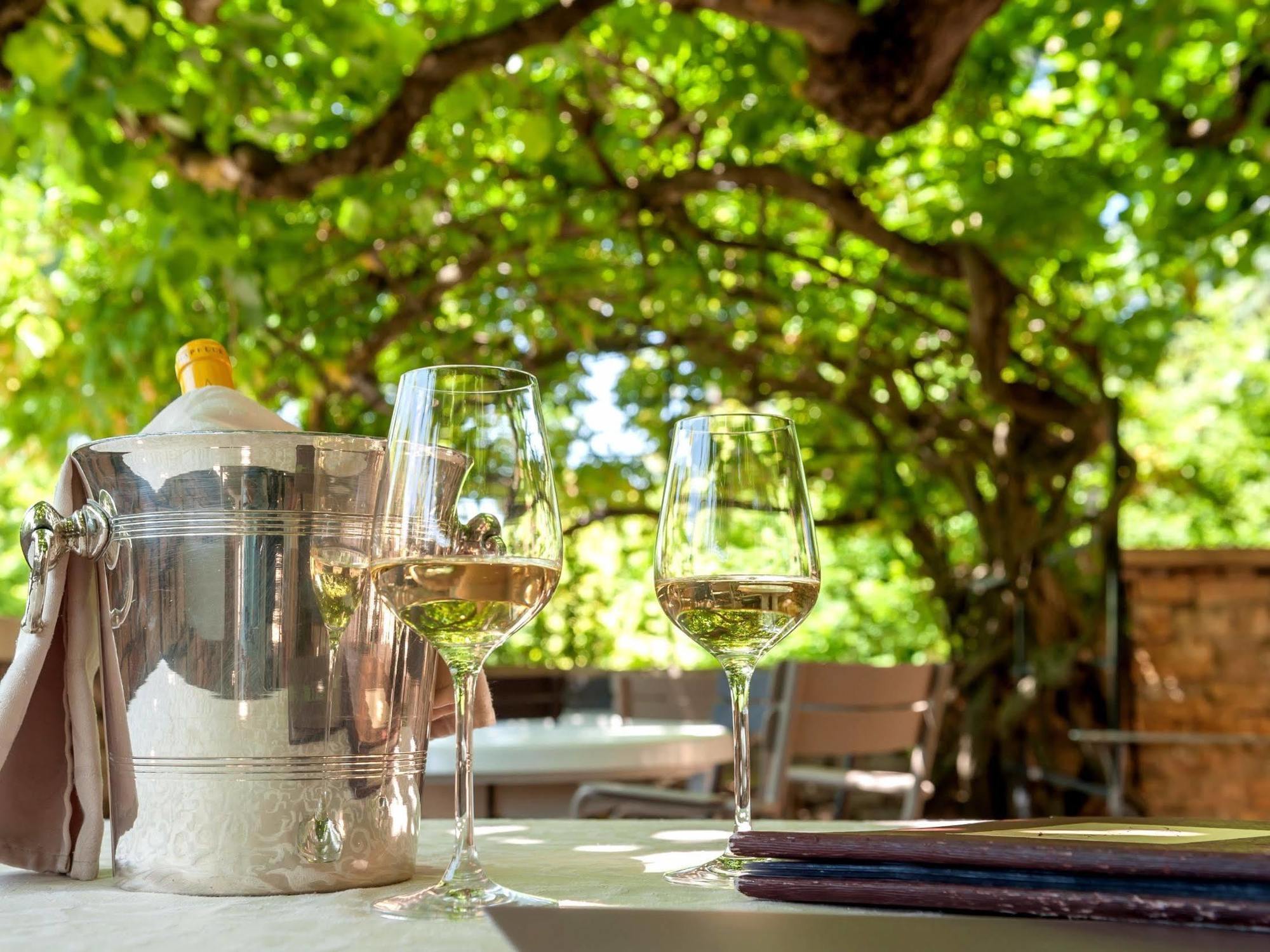 Hotel Restaurant Emile Job Montmerle-sur-Saone Exterior foto